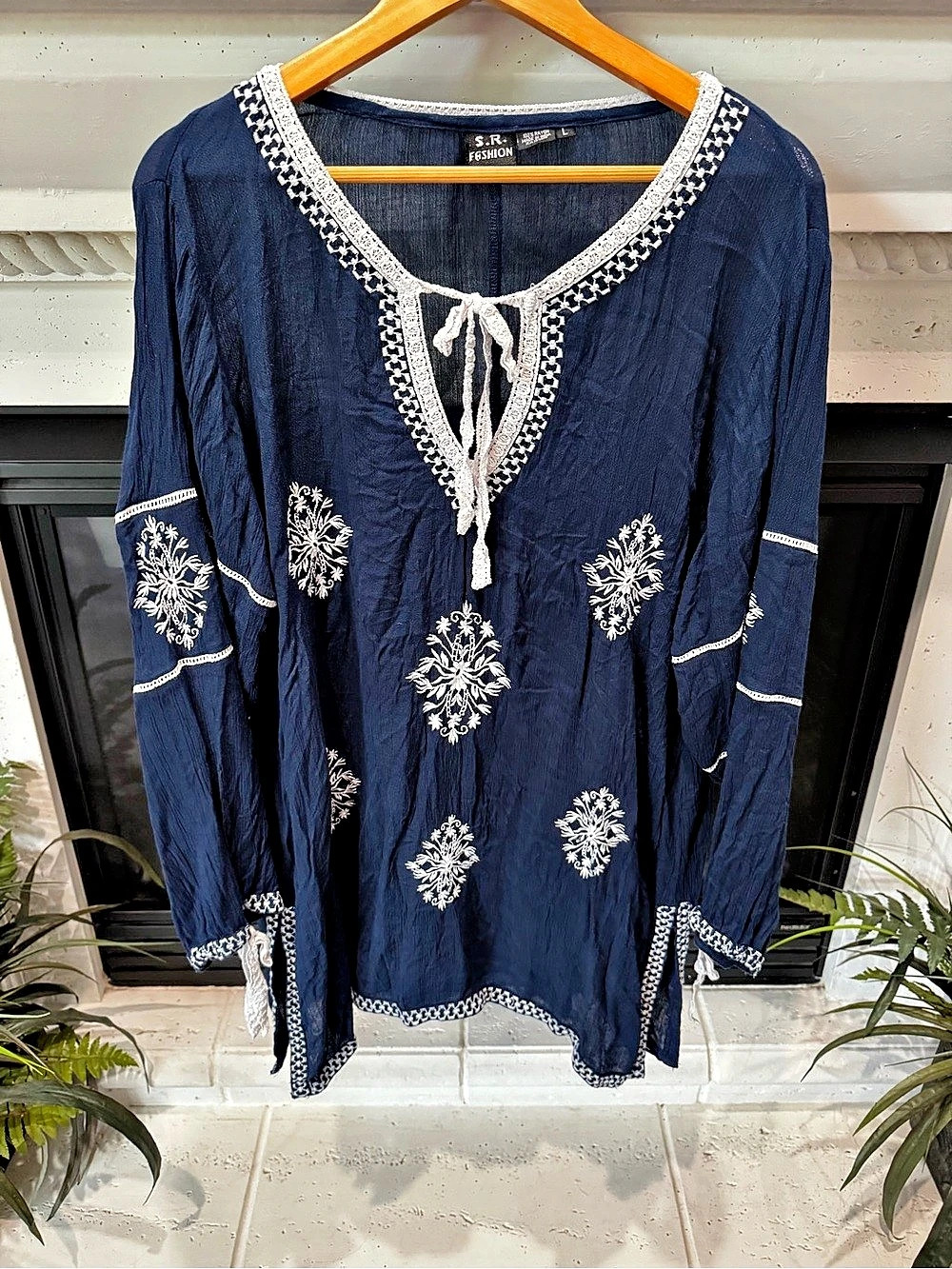 S.R. Fashion Embroidered Tunic in Blue & White Size Large